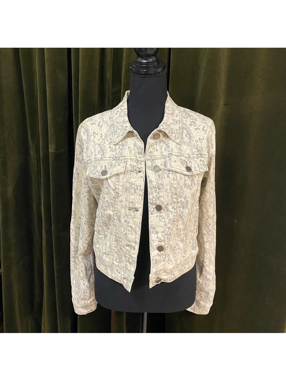 Free People Jacket Women’s Size Small Petite Animal Print Jean Jacket
